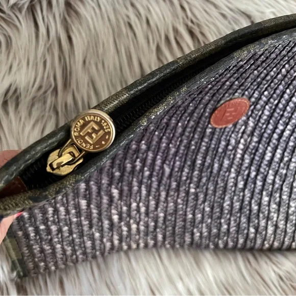 Fendi Woven Clutch - Picture 5 of 9
